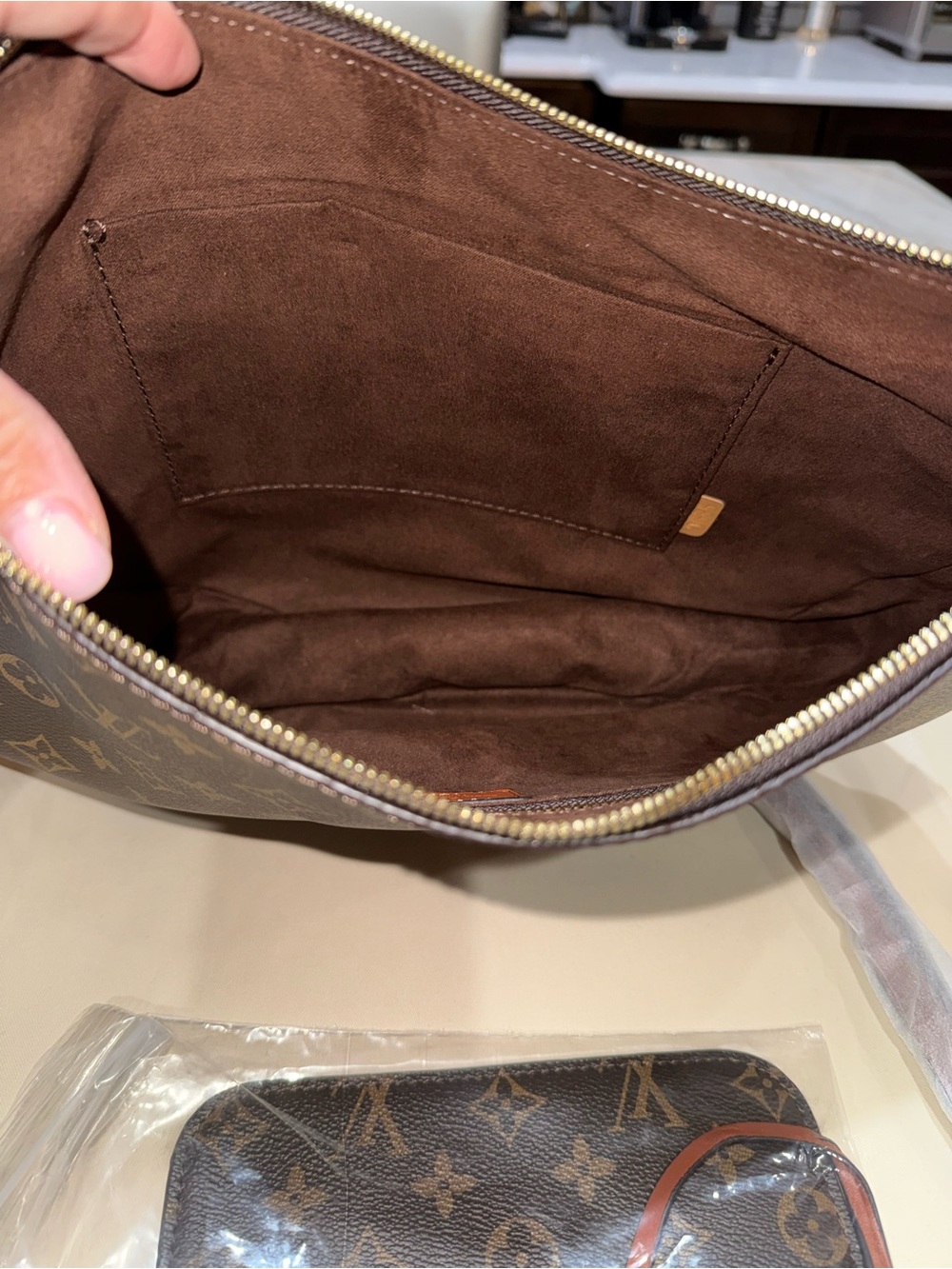 LV Loop Hobo - Picture 2 of 5